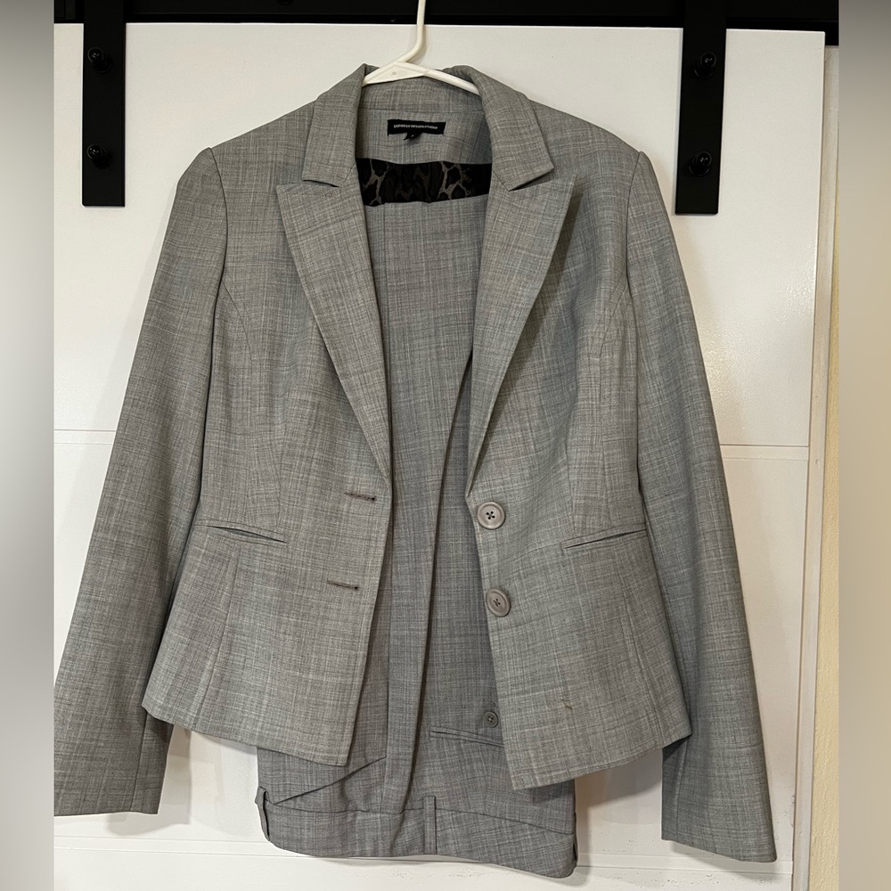 Express Suit